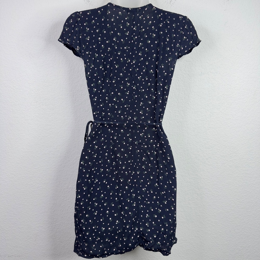 Brandy Melville Wrap Dress Womens 2 Blue Floral Summer‎ Italy Romantic Coquette - Picture 2 of 12
